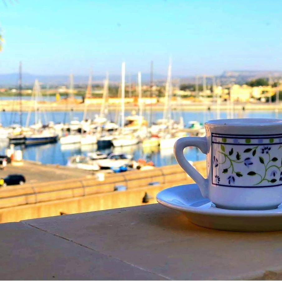 B&B Marina Di Ortigia Syracuse ภายนอก รูปภาพ