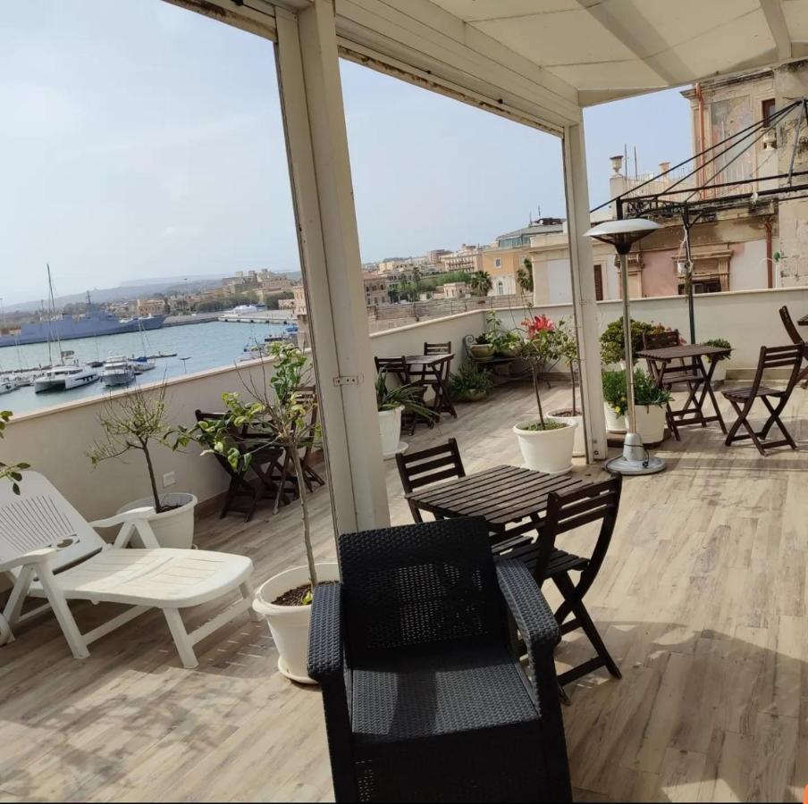 B&B Marina Di Ortigia Syracuse ภายนอก รูปภาพ