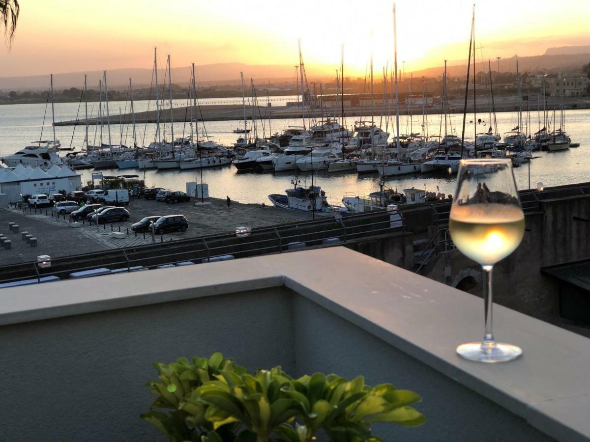 B&B Marina Di Ortigia Syracuse ภายนอก รูปภาพ